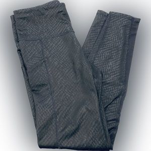 Joy Lab black workout leggings with side pockets